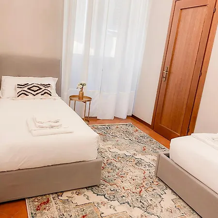 Appartamento Ponte Pietra Lovely In