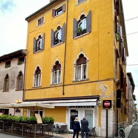 Ponte Pietra Lovely In Apartment Verona