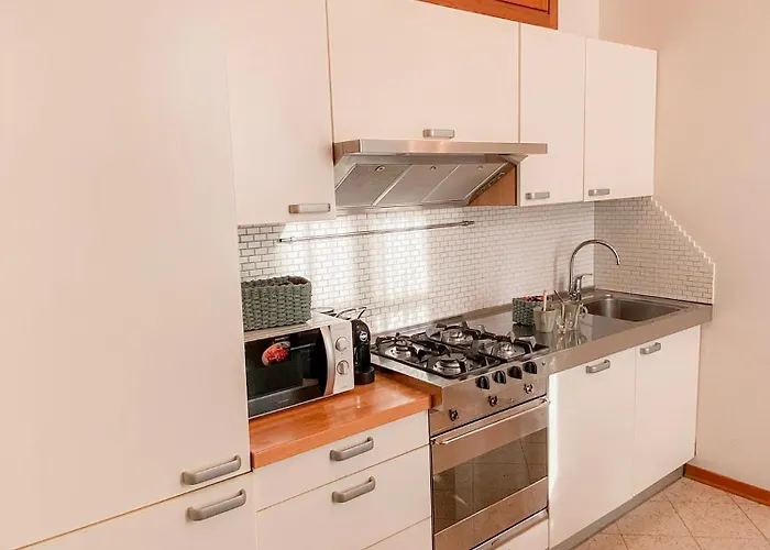 Ponte Pietra Lovely In